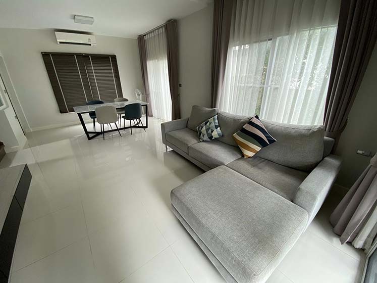 House with Shared Pool in Bangnatrad 